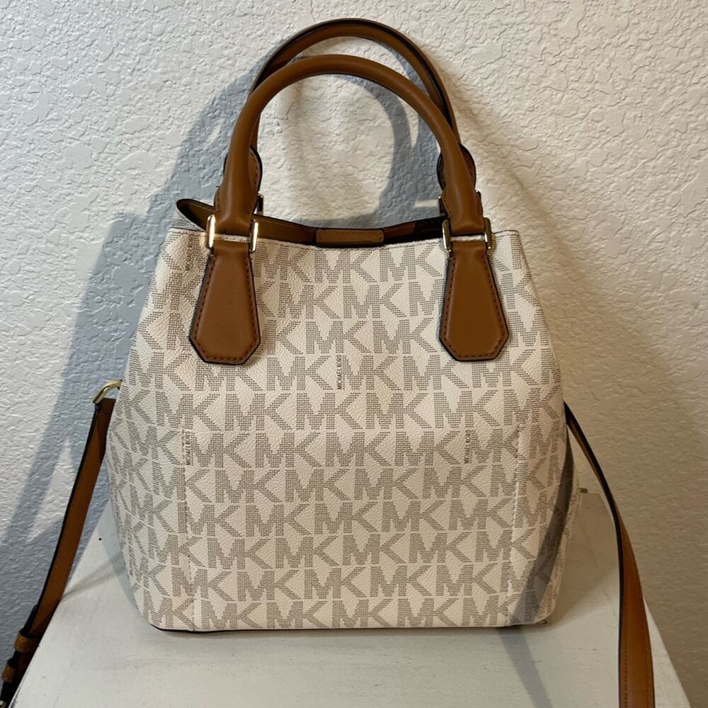 Michael Kors Greenwich large vanilla MK logo handbag crossbody Casual Office - Picture 2 of 12